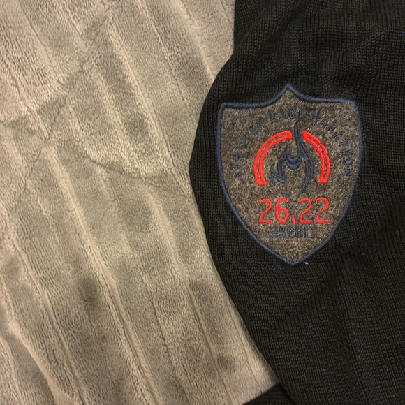 Men’s Esprit zip up - Picture 5 of 8